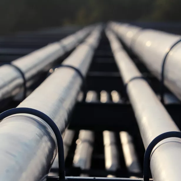 Oil pipeline and transporting