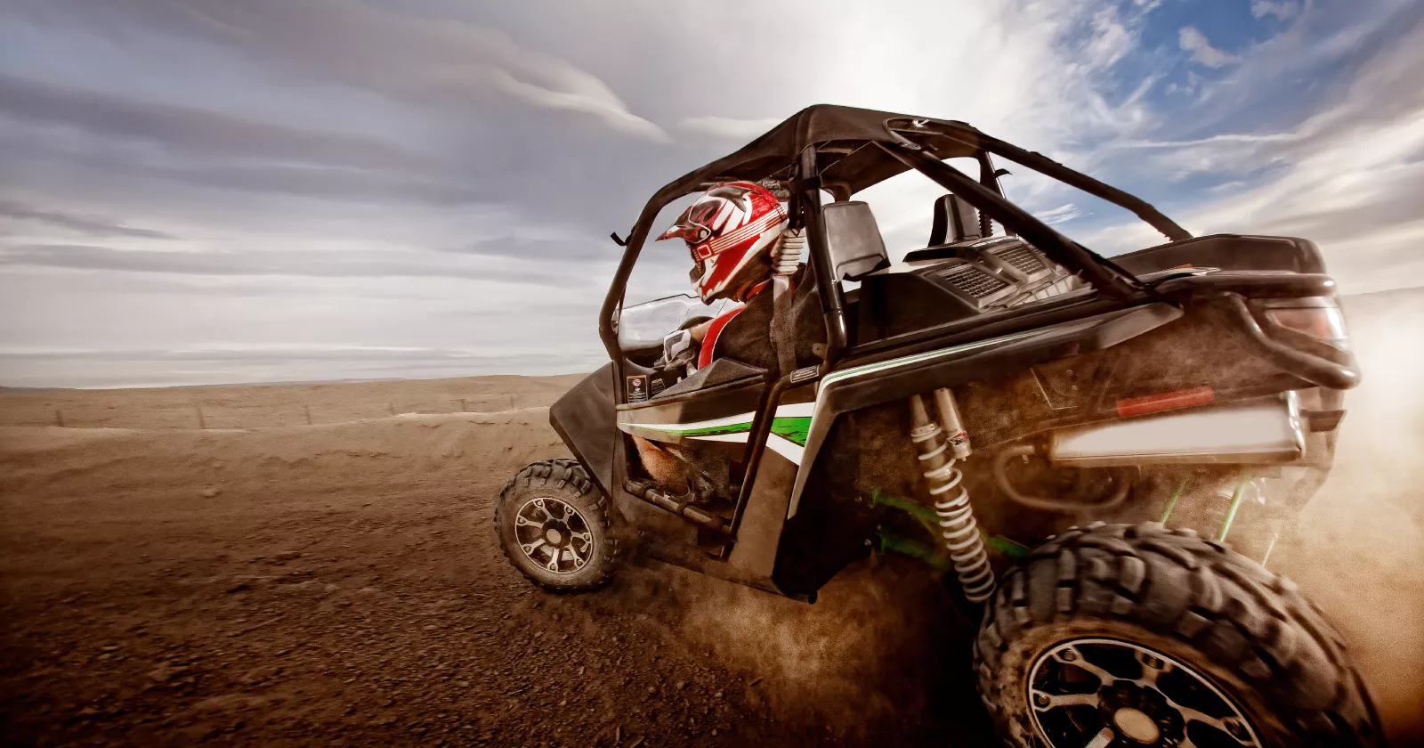 An offroad sports utility vehicle in action. Exponent engineers evaluate materials and mechanical systems in ROVs. 