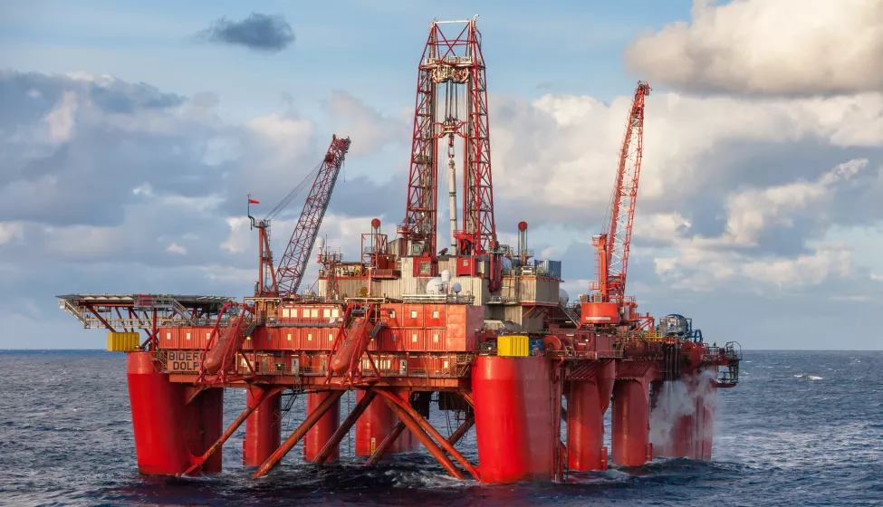 Semi-submersible drilling rig